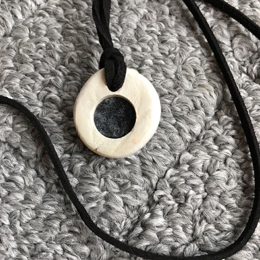 Hand made Pumpkin King pendant with essential oil - Picture 4 of 6